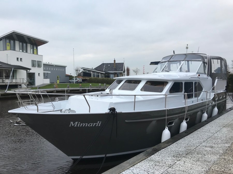 Boot_Huren_Friesland_2_Personen_Mimarli_Buitenkant